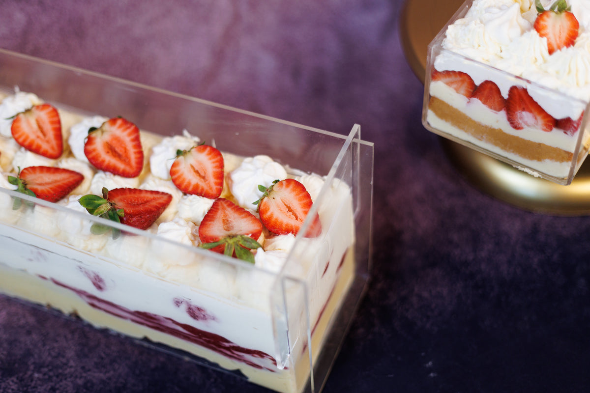 Strawberry Cloud Pavlova – ServeBox™